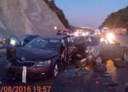 Водитель легковушки устроил жуткую аварию под Новороссийском