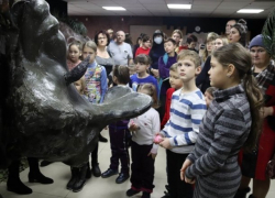 Древний ленивец и плезиозавр появились в Краснодаре