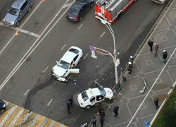 В серьезной аварии в центре Краснодара пострадали два человека 