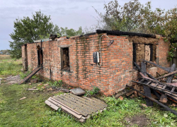 В Краснодарском крае во время крупного пожара в частном доме нашли тело мужчины