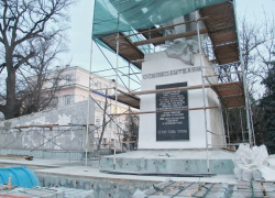 Ремонт шести военных памятников ведут в Краснодаре