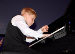 14-летний пианист-вундеркинд выступит в Сочи