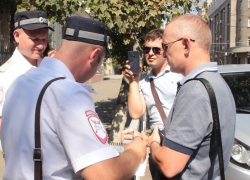  В Краснодаре сотрудники Генконсульства  Украины  грубо нарушили ПДД и помешали работе полиции  