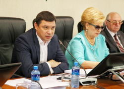 Элегантная Галушко, Первышов без галстука, местный Дмитрий Медведев: коротко о заседании Гордумы