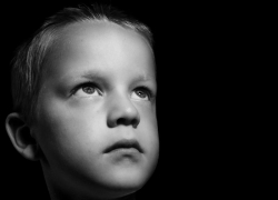 Краснодарские полицейские разбираются, почему 4-летний ребенок оказался один на улице