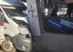 Иномарка снесла машину скорой помощи в Краснодаре