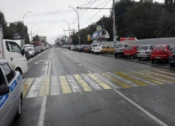 В Краснодаре автомобиль сбил девушку с 6-месячным ребенком 