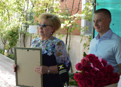 «Страусиная поза»: политолог о возмущении присвоением звания почётного гражданина Краснодара Вере Галушко