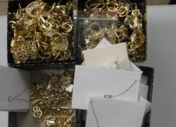 Семейная пара пыталась провезти полкило золота из Стамбула в Краснодар