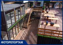 В Краснодаре достраивают первый торговый центр из морских контейнеров: показываем снаружи и изнутри