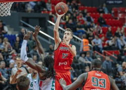 Краснодарца не пустили на баскетбольный матч из-за майки с надписью «Навальный»