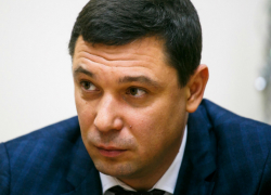 Мэр Краснодара заставил автомобилистов, портящих при ДТП  остановки и бордюры, оплачивать ущерб