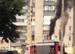 В Краснодаре из-за возгорания квартиры пришлось эвакуировать людей