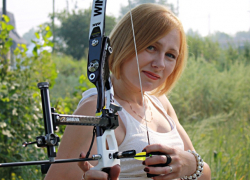Красивая и опасная лучница из Новороссийска «обстреляла» европейцев