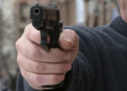 В чиновников из Темрюкского района стреляли из травматического оружия 