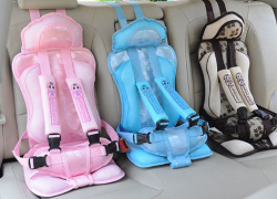 В Тихорецке автоинспекторы вместо штрафа подарили семье детское автокресло