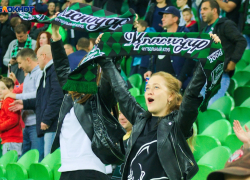  «Это лишнее в борьбе с пандемией», – Уткин о возвращении болельщиков на трибуны 