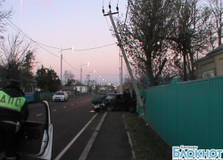 В Краснодарском крае пьяная женщина въехала в опору линии электропередачи 