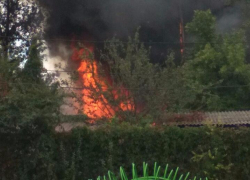 В Краснодаре учащиеся сняли на видео пожар возле школы