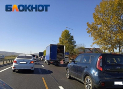 Пробки сковали 24 км трассы М-4 «Дон» в Краснодарском крае