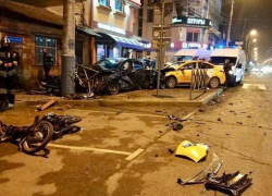 В Краснодаре 21-летний водитель устроил массовое ДТП, протаранив такси 