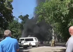  В Краснодаре возле Восточного рынка сгорели две машины 