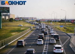 Дороги к морю в Краснодарском крае сковали 26-километровые пробки
