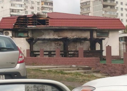 В Новороссийске вандалы подожгли караоке-клуб «Лондон»