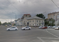 Nissan сбил женщину на пешеходном переходе в Краснодаре