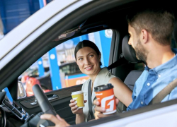 40,4 млн чашек: «Газпром нефть» посчитала, сколько кофе выпили водители на заправках