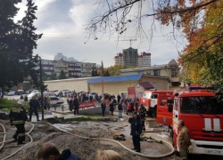 Стала известна причина крупного пожара в сочинском общежитии