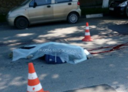 Женщина за рулем сбила насмерть мопедиста, выезжая с парковки в Новороссийске