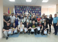 Выносливость мышц и укрепление духа: в Краснодарском крае прошёл чемпионат среди силачей по пауэрлифтингу