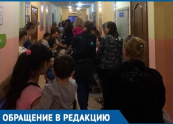 По два часа с грудными детьми краснодарки проводят в коридорах поликлиники