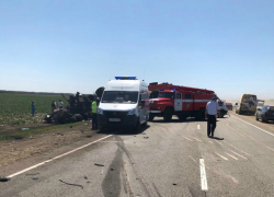 В массовом ДТП на Кубани столкнулись 4 большегруза и 2 легковушки