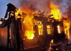 На месте пожара в станице Ленинградской обнаружены два трупа