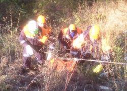 В сочинском овраге рядом с ВАЗ-2110 нашли мертвым неизвестного мужчину