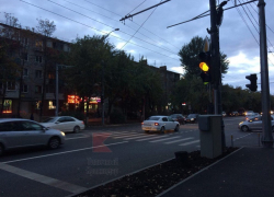 "Он там не нужен!" - краснодарцы о новом светофоре, появившемся в городе