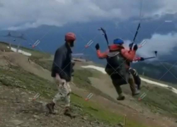 Упавший на параплане турист в Сочи погиб