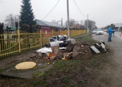  Водитель в Армавире погиб при столкновении с памятником 