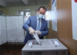 Спикер ЗСК Бурлачко принял участие в голосовании по поправкам в Конституцию РФ