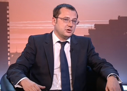 Чиновник открывал счета в банке, где обслуживались победители тендеров на миллиарды рублей