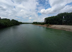 Поднимающаяся вода гонит людей из домов: Армавир спешно эвакуируют