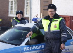 Кубанские полицейские спасли из горящего дома 82-летнюю пенсионерку