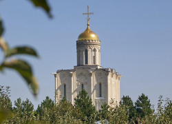 Миллиардер Дерипаска на Троицу показал храм в родном хуторе на Кубани