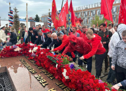 В День Победы коммунисты возложили цветы к Вечному Огню в Краснодаре