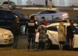 После ДТП в Новороссийске девушка решила посмотреть свой автомобиль и была сбита другим водителем