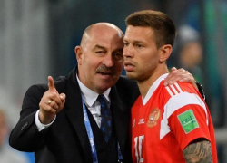 Тренер сборной России объяснил, почему не вызвал экс-нападающего «Краснодара» Смолова 