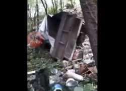 Водителя грузовика разорвало пополам после незаконного сброса мусора в Сочи 