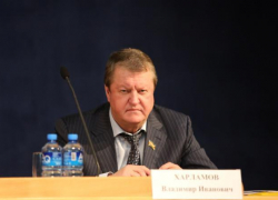 Одинокий депутат ЗСК Харламов в 6 раз снизил доходы, но стал владельцем «коллекции» недвижимости